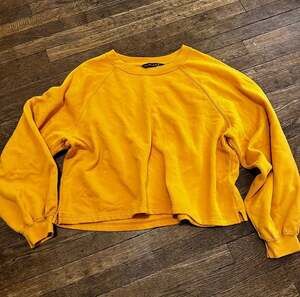 Women’s Abercrombie & Fitch Cropped Crewneck Sweatshirt XL